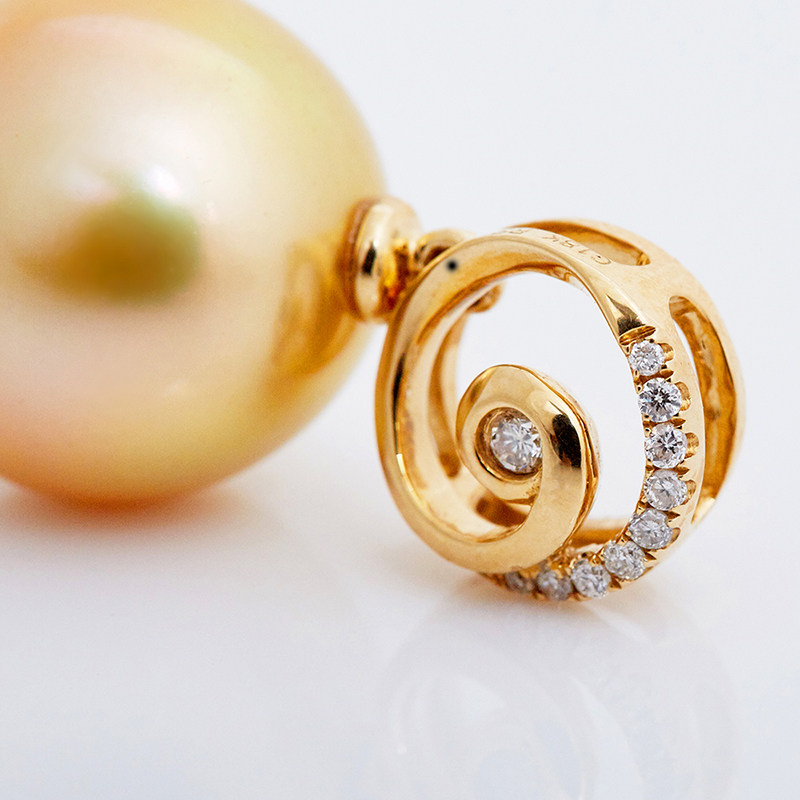 【国礼】阮仕珍珠 12.7mm 0.056克拉钻石 18k黄金 南洋金珍珠吊坠