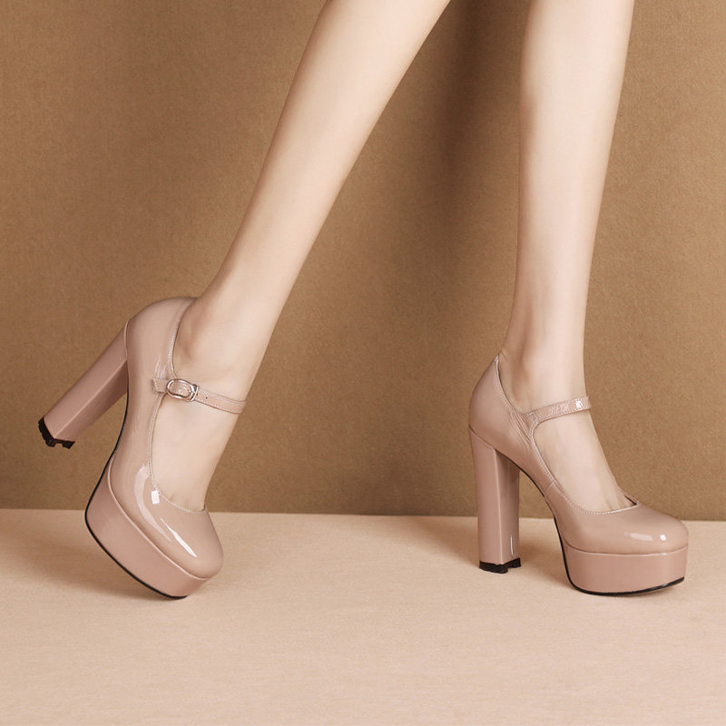 裸色高跟鞋圆头_超高跟单鞋真皮裸色圆头漆皮一字扣防水台粗跟恨天高