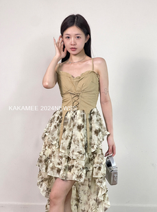 KAKAMEE c860甜辣纯欲风碎花吊带连衣裙女夏辣妹不规则拼接连衣裙