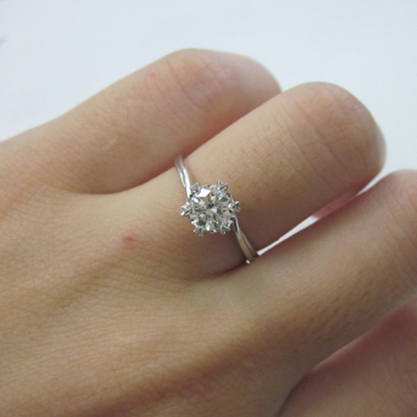 佐卡伊 主石0.3克拉d-e色vvs净度11号手寸圆形钻石戒指w00080