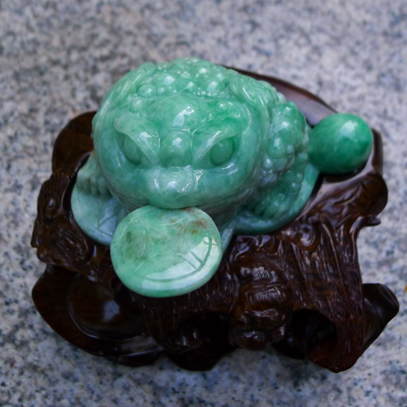 天然a货翡翠三脚蟾摆件 697.8克