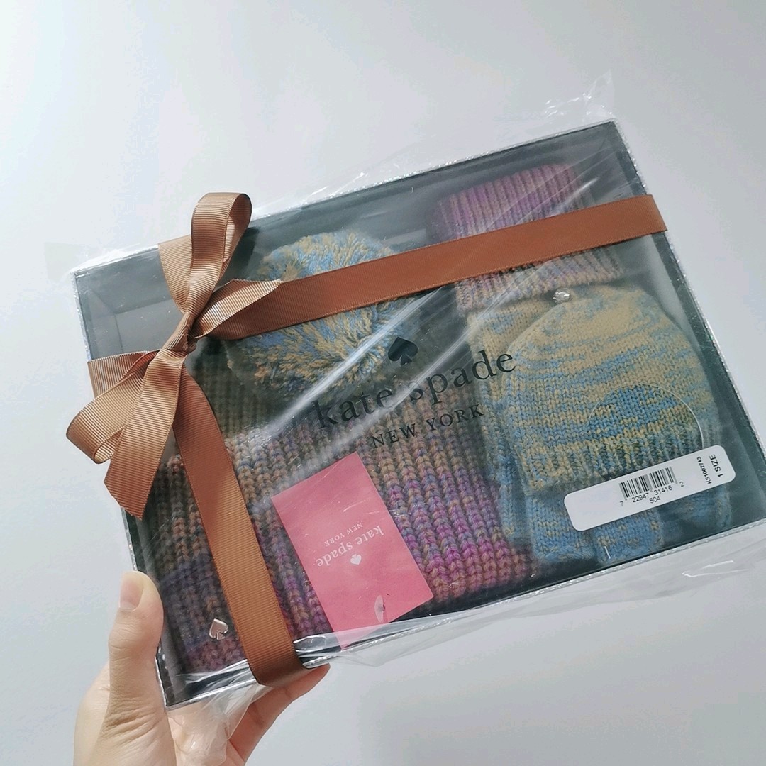 美国采购kate spade 2020年圣诞礼盒装 羊毛针织帽+手套 国内现货|ruв категории Аксессуары, шляпа - от Buy2taobao.com для оказания профессиональной услуги покупки агента Taobao