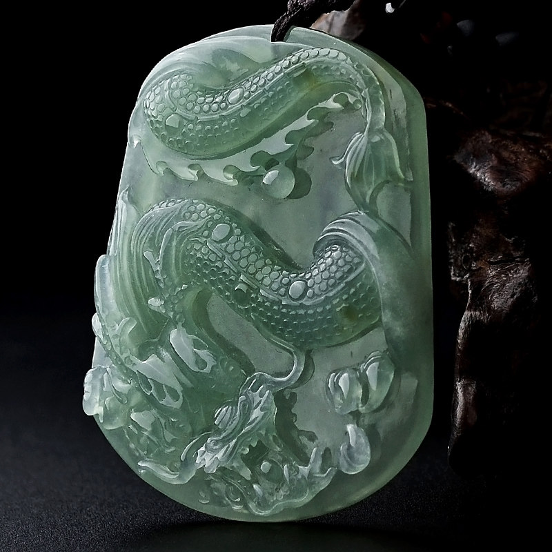 【云南文博会拍卖】冰种青绿色翡翠龙牌30.3g
