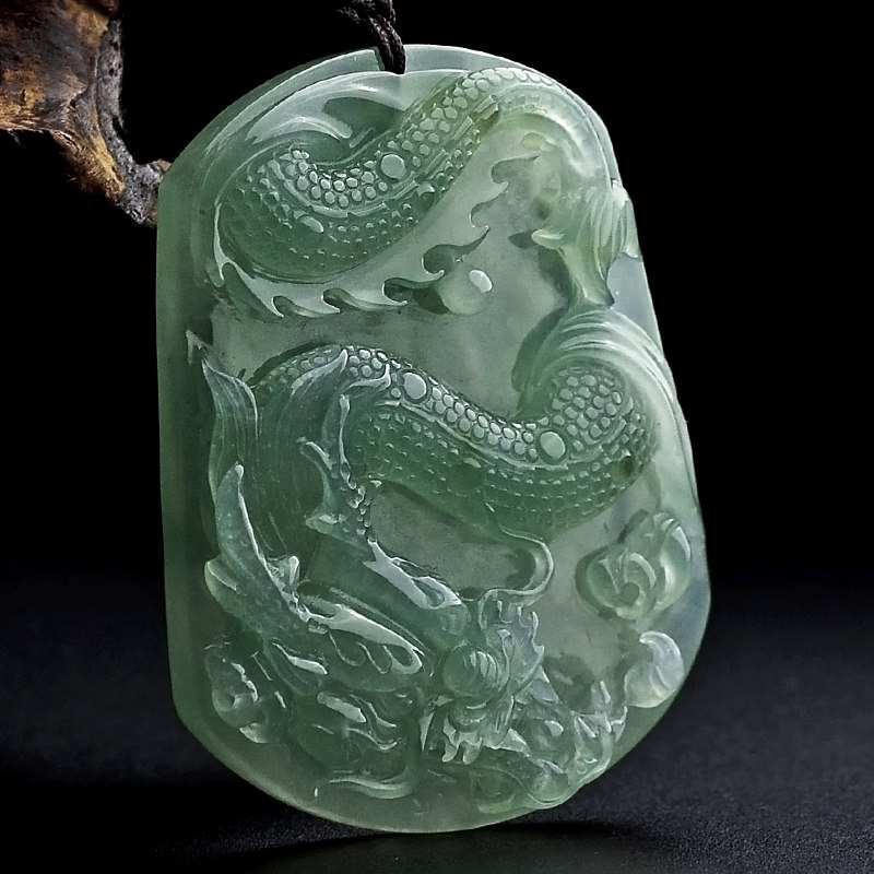 【云南文博会拍卖】冰种青绿色翡翠龙牌30.3g