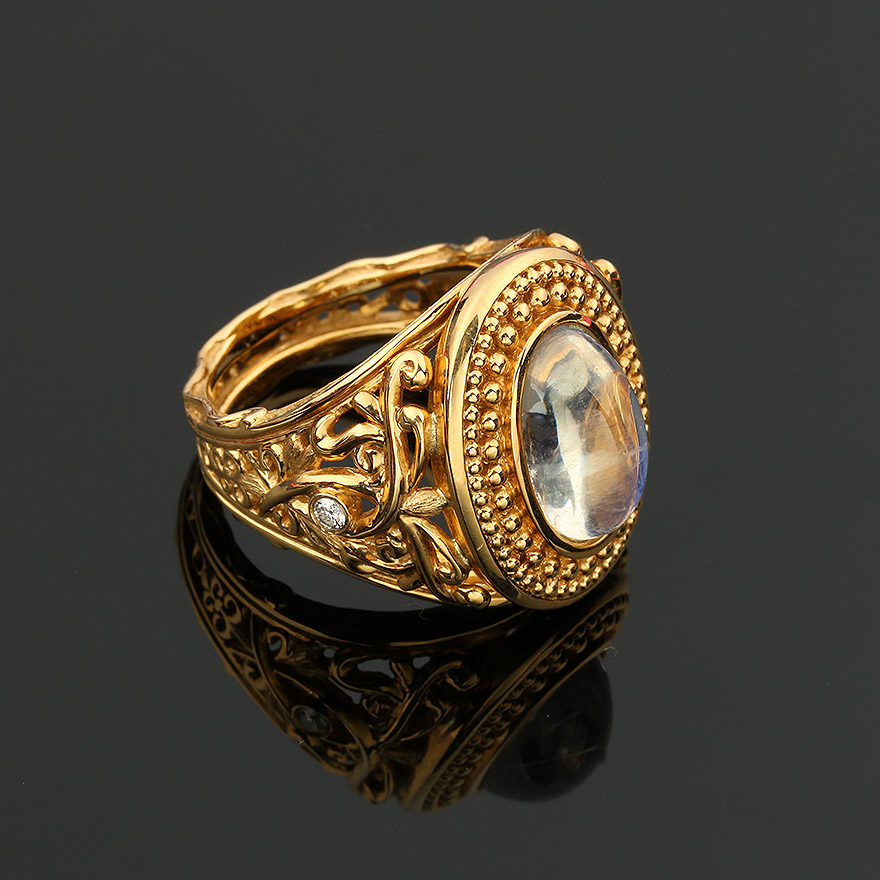 欧洲古董珠宝典藏专场  拍品详情 进入该拍品专场   起拍价: ¥13