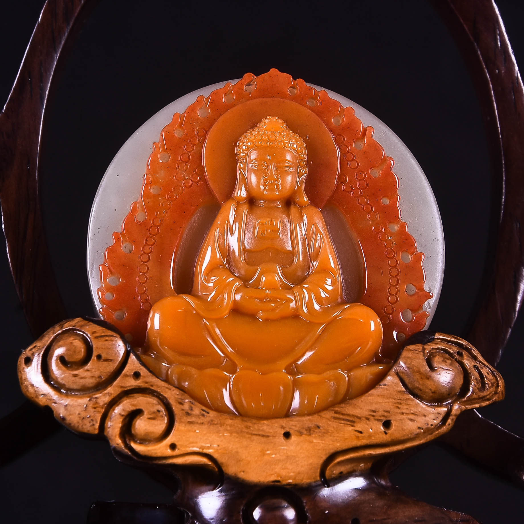 省级工艺美术大师院小果作品 黄龙玉 未来 335.2g