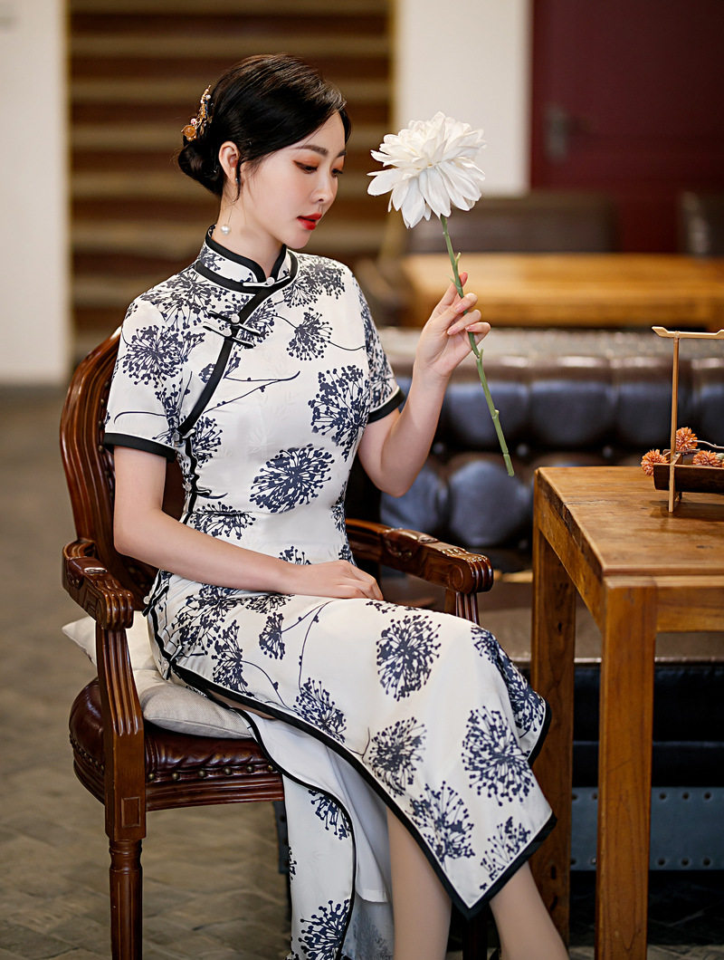 中国风长款花罗旗袍2022春夏新款改良双层宽边侧八扣女士日常礼服