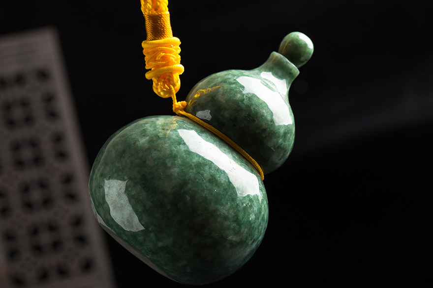 赵玉谦大师作品 恒盛元翡翠 缅甸a货 糯种葫芦把件 350克