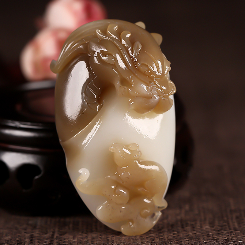 巧雕【望子成龙】和田玉挂件 56.5克