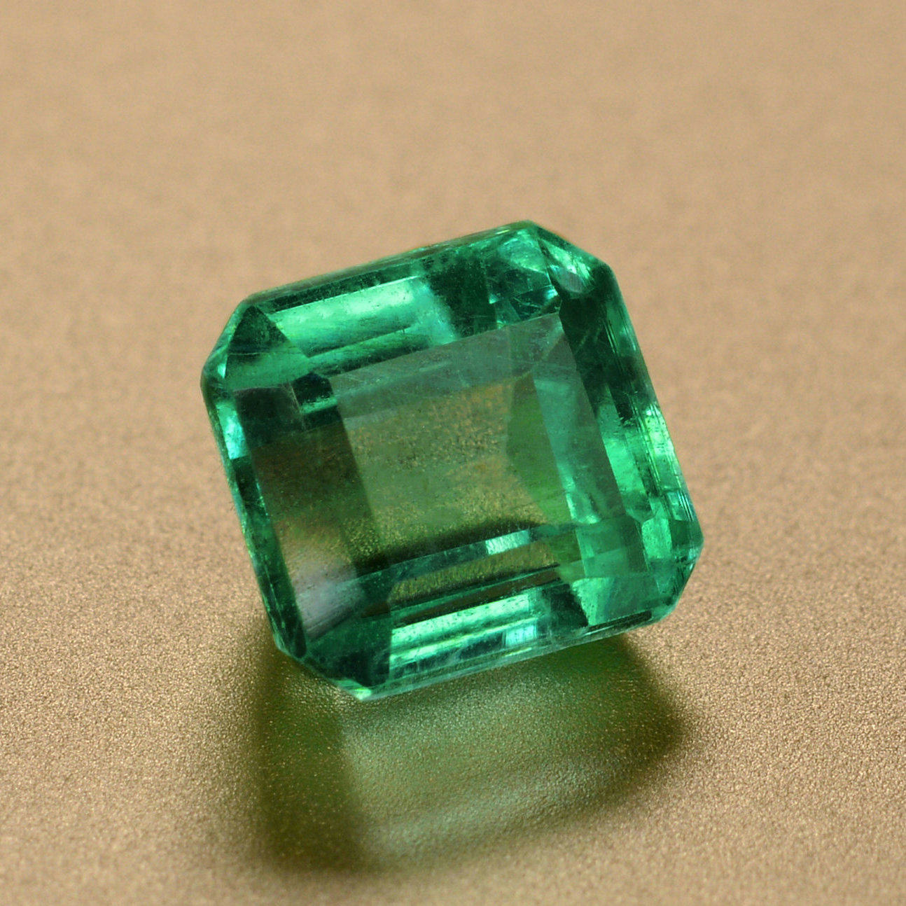 1.6克拉 天然祖母绿裸石 晶体干净 免费保修 2638