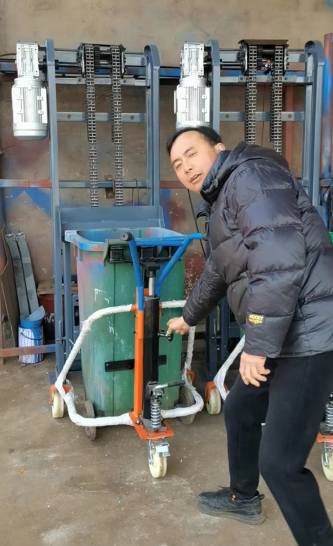 垃圾桶搬运车液压工具叉车手推拉120L240L垃圾桶专用装卸400公斤