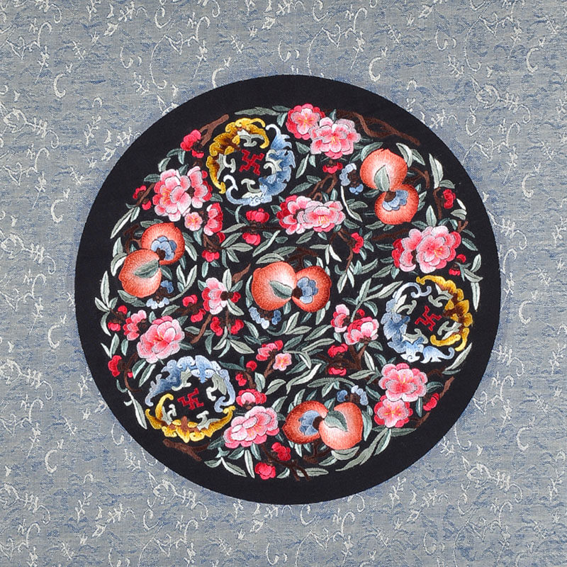 工美大师肖兰 汉绣卷轴 团花福寿图