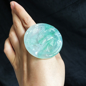 翡翠圆牌吊坠图片