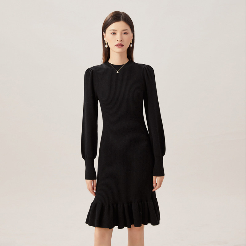 正品哥弟新款2023早春羊毛灯笼袖鱼尾裙针织小黑连衣裙女a500219