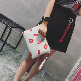 chanel唇粉 2020夏季新款女包手拿包時尚個性紅唇印花信封包單肩斜挎包小包 chanel粉底