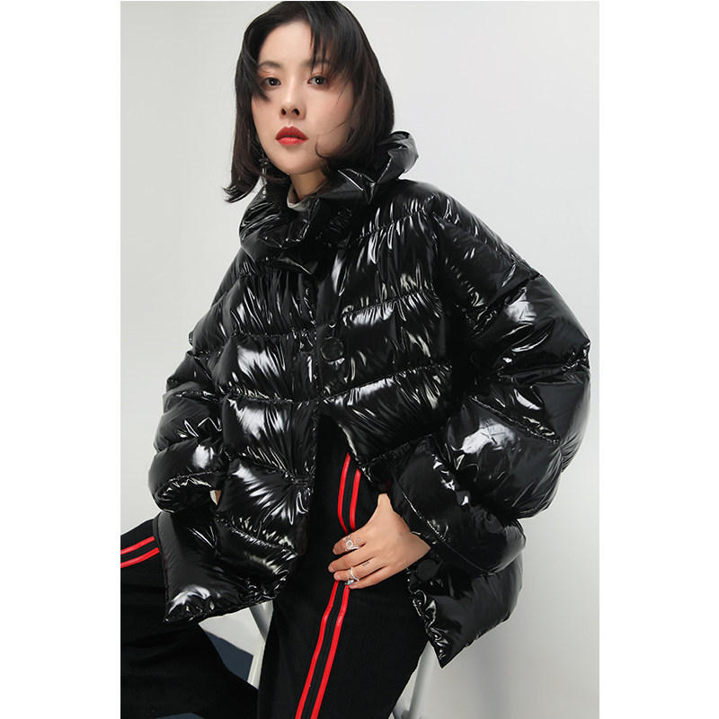 漆皮质感亮面短款个性暗黑系oversize厚白鹅绒面包羽绒服女外套