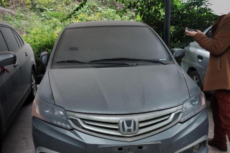 【第一次拍卖】理念牌小轿车