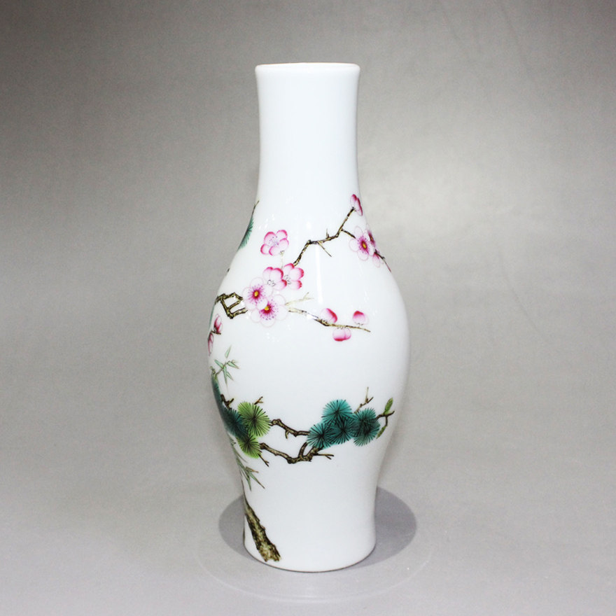 景德镇大清雍正年制珐琅彩松竹梅橄榄瓶大师唐德贵监制