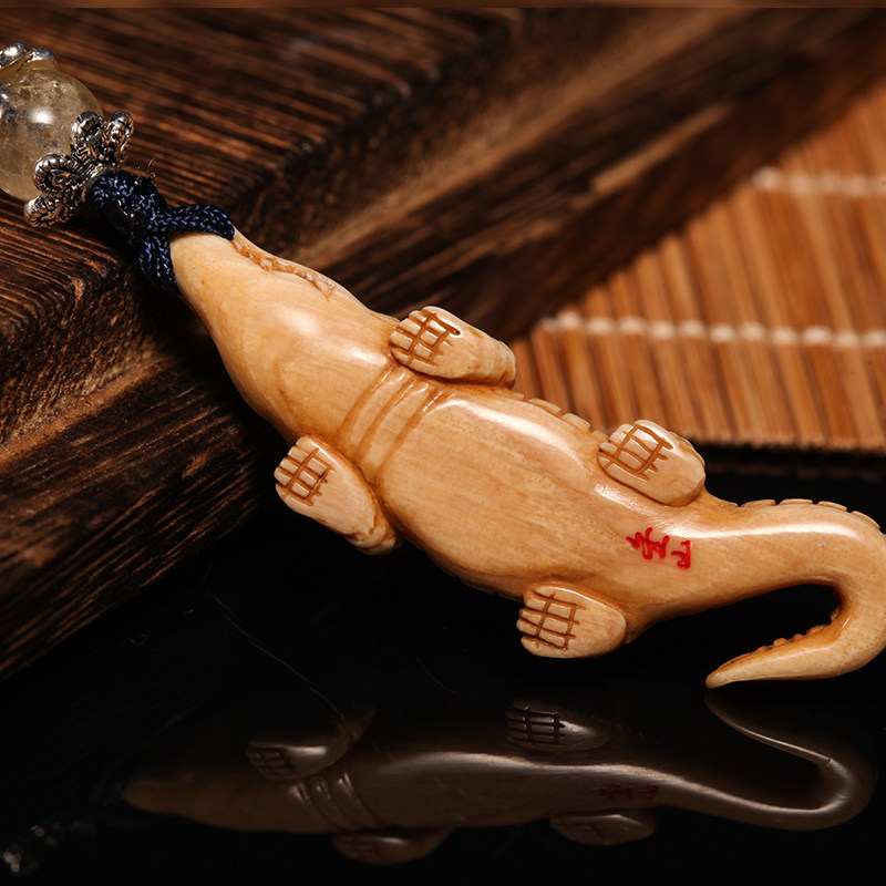 【待时而动】天然猛犸牙新创意鳄鱼精雕挂件