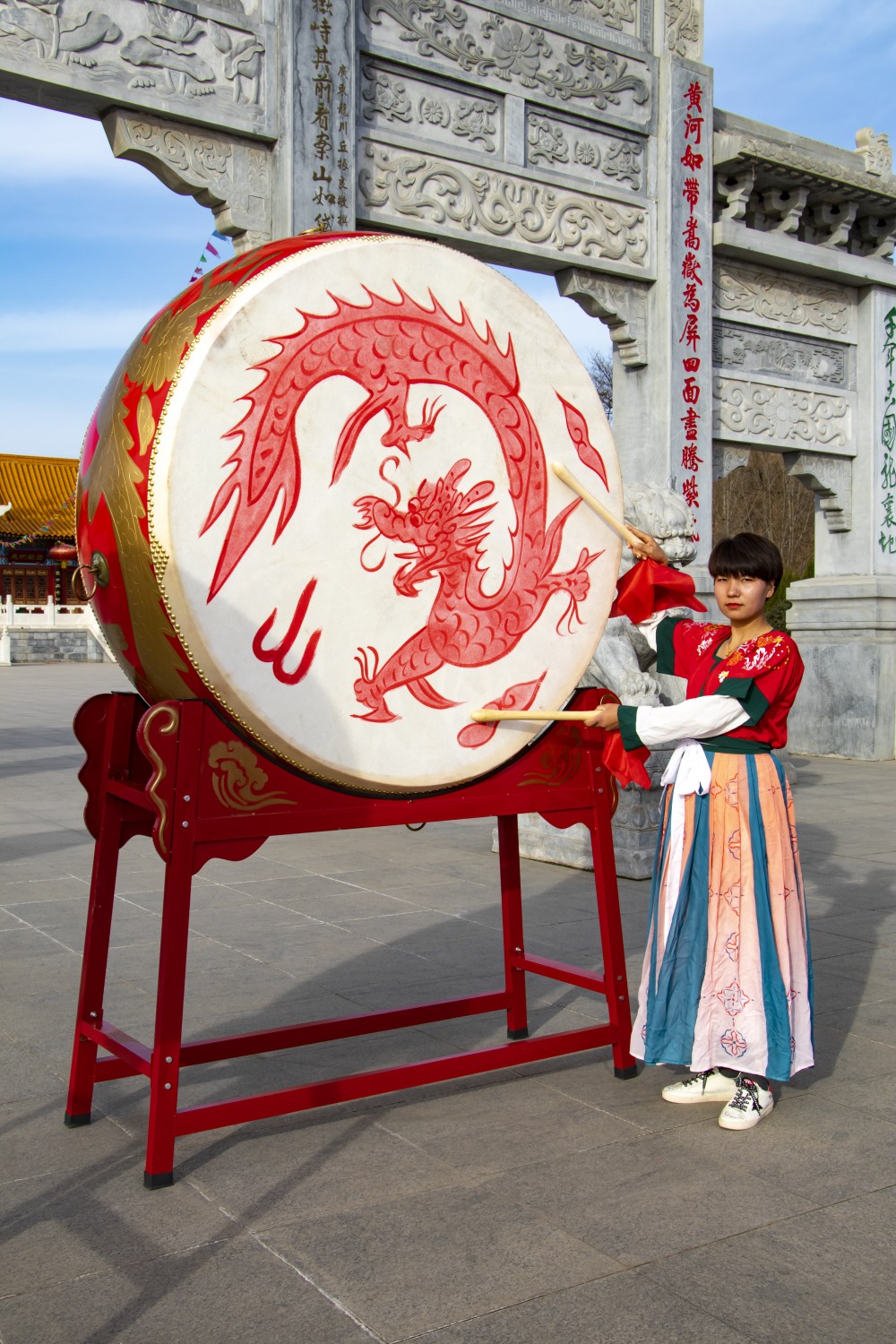 立式大鼓牛皮鼓龙鼓战鼓堂鼓中国红鼓成人演出鼓威风锣鼓打击乐器