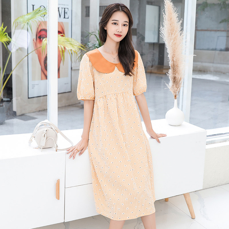 模特实拍2021孕妇装夏装新款格子小菊花外出哺乳连衣裙 横开拉链