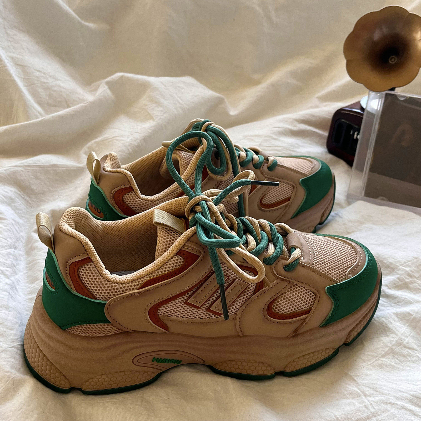 方鱼鹿 环球2022年秋季复古做旧老爹鞋女ins潮百搭街拍厚底老爹鞋