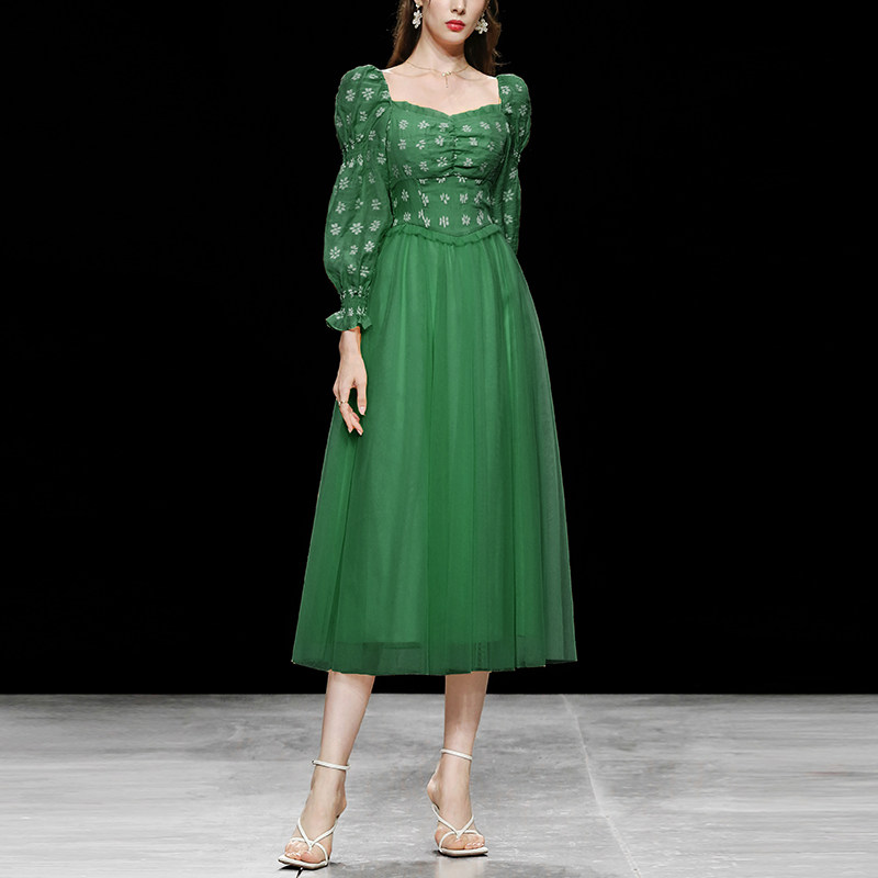 2021秋装新款女装绿色气质法式方领灯笼袖提花网纱连衣裙长裙裙子