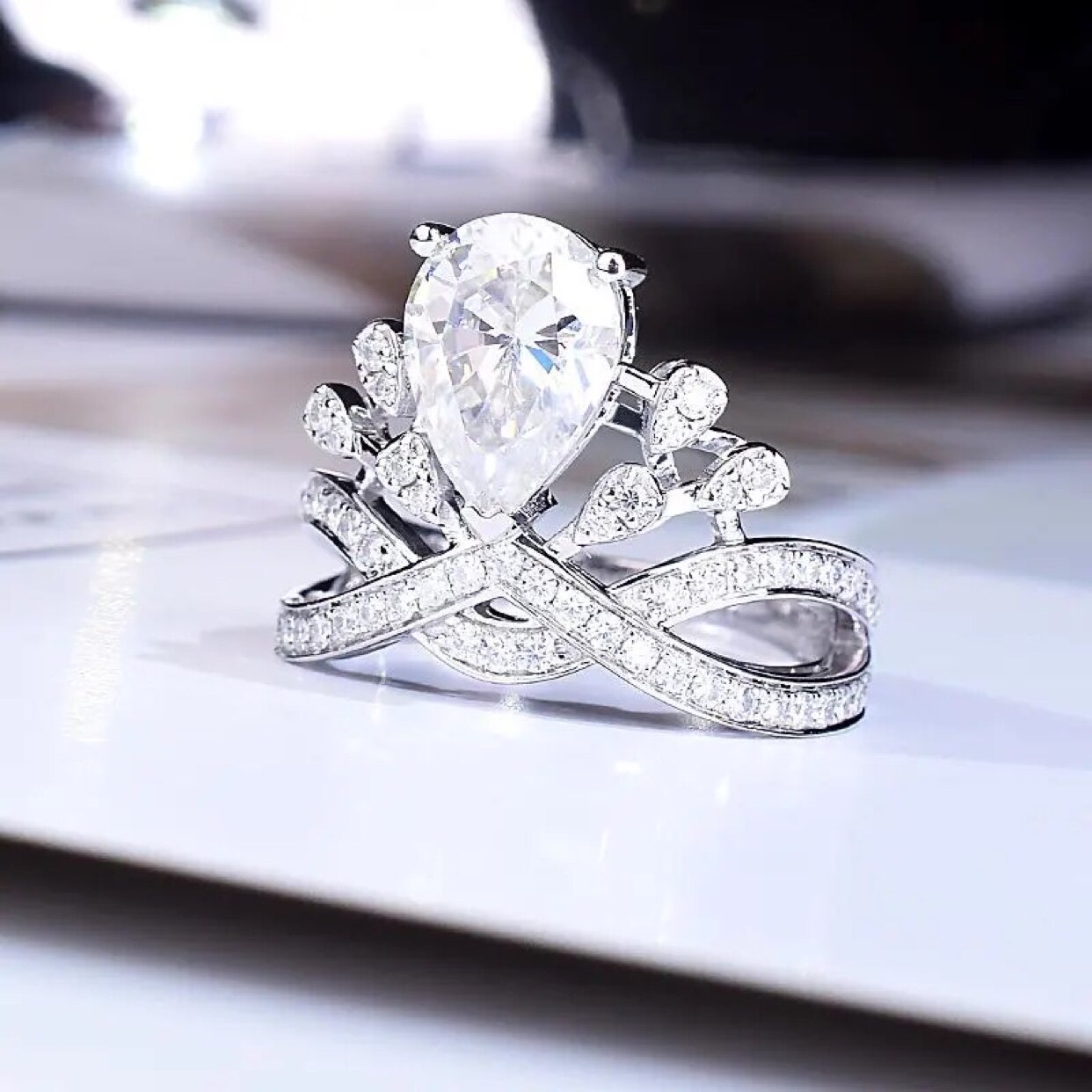 挽心之恋的优惠券大全—pt950铂金 美国进口莫桑石新款奢华一克拉六爪