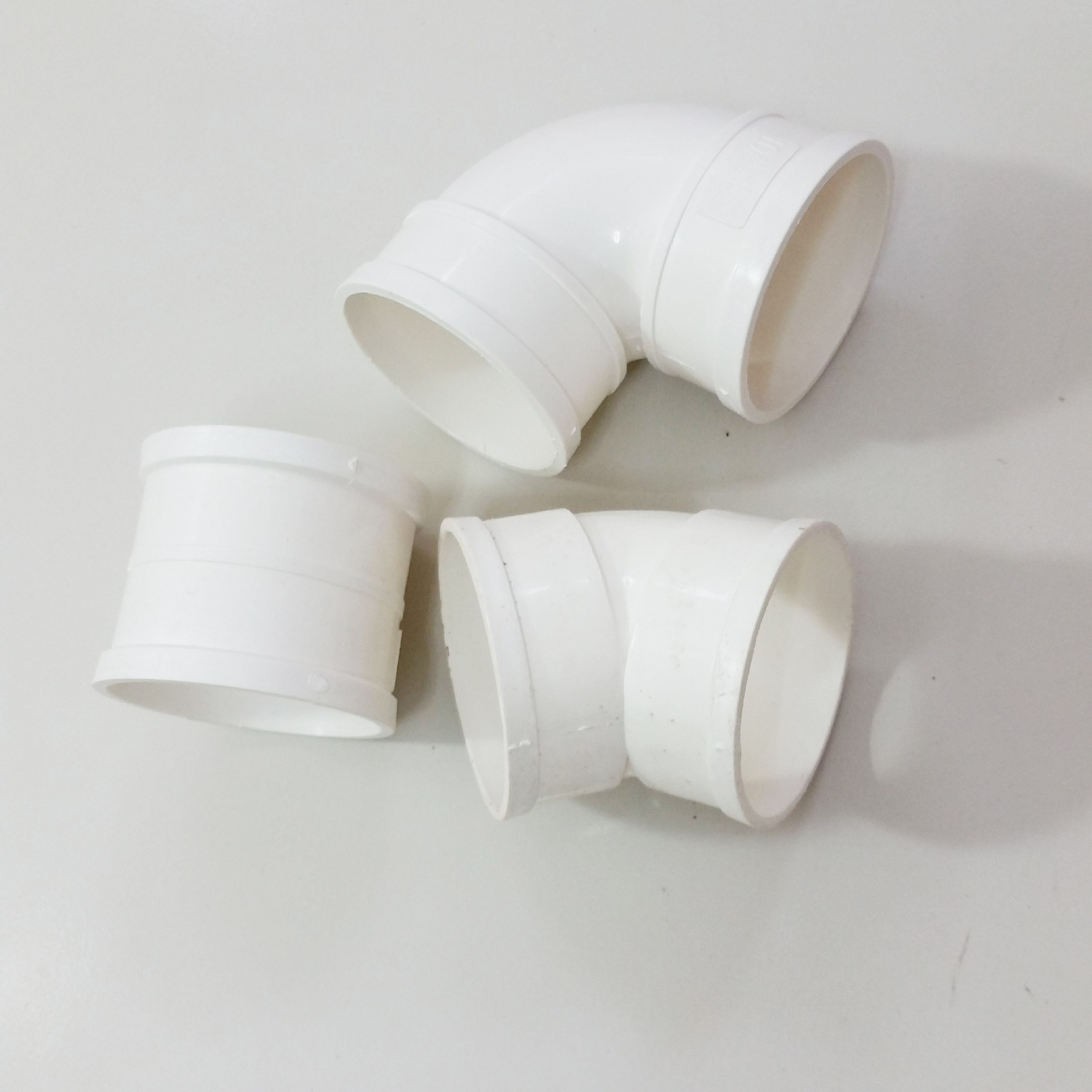 落水管弯头pⅴc水管配件塑料水管硬管90度弯头pvc水管接头配件