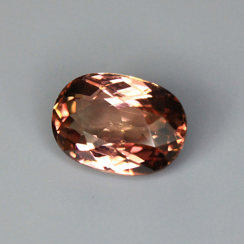 嘉德珠宝 2.566ct天然褐红色碧玺裸石 满火璀璨2600