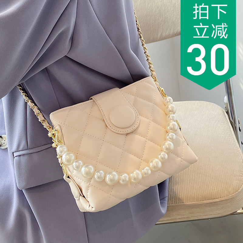 质感小包包女2021新款潮珍珠链条菱格单肩包时尚小香风斜挎水桶包在类目 箱包皮具/热销女包/男包, 女士包袋中 - 来自Buy2taobao.com提供专业的淘宝代购服务