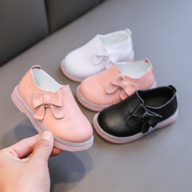 女宝宝鞋子秋季软底防滑真皮0-1-3岁幼儿可爱小公主鞋婴儿学步鞋2