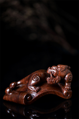 纯手工海南黄花梨螭龙衔枝油梨老料刻制文玩木雕收藏品送礼摆件