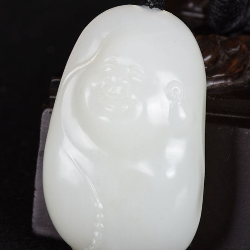 河南省玉石雕刻大师梁振作品 和田玉白玉 笑佛挂件 38.82g