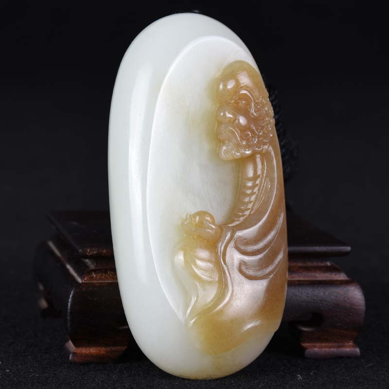 省级玉雕大师梁振作品 和田玉白玉 达摩挂件 88.24g