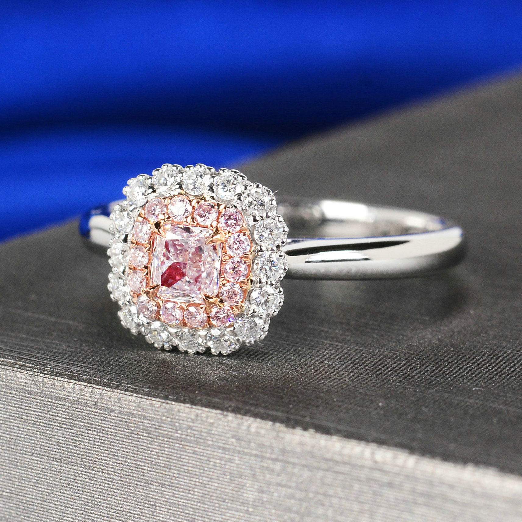 0.245克拉 粉钻 18k金天然粉钻戒指 0117