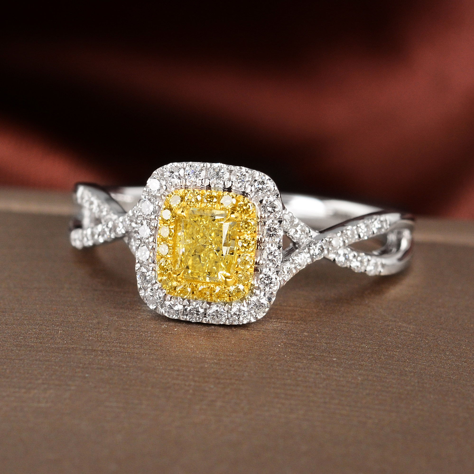 0.35克拉 浓彩黄 净度si 18k金天然黄钻戒指 可修改圈0932