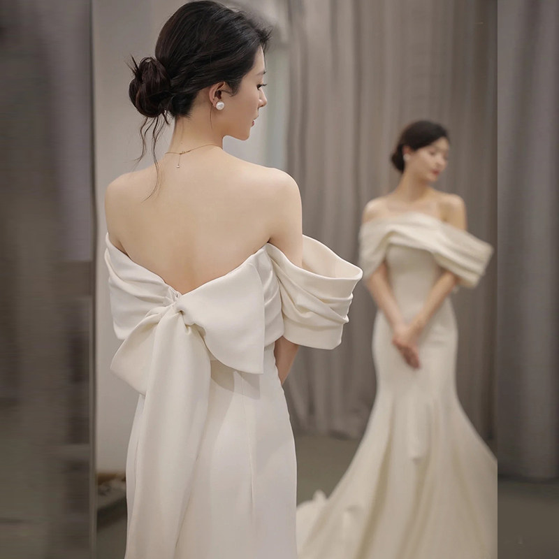 法式缎面一字肩轻婚纱2022新款气质修身露背鱼尾出门纱迎宾礼服裙