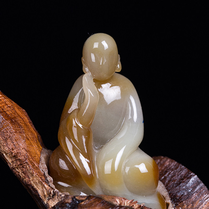 青年玉雕师-吴进存作品 [悟道]黄翡天然翡翠a货摆件 0.19kg