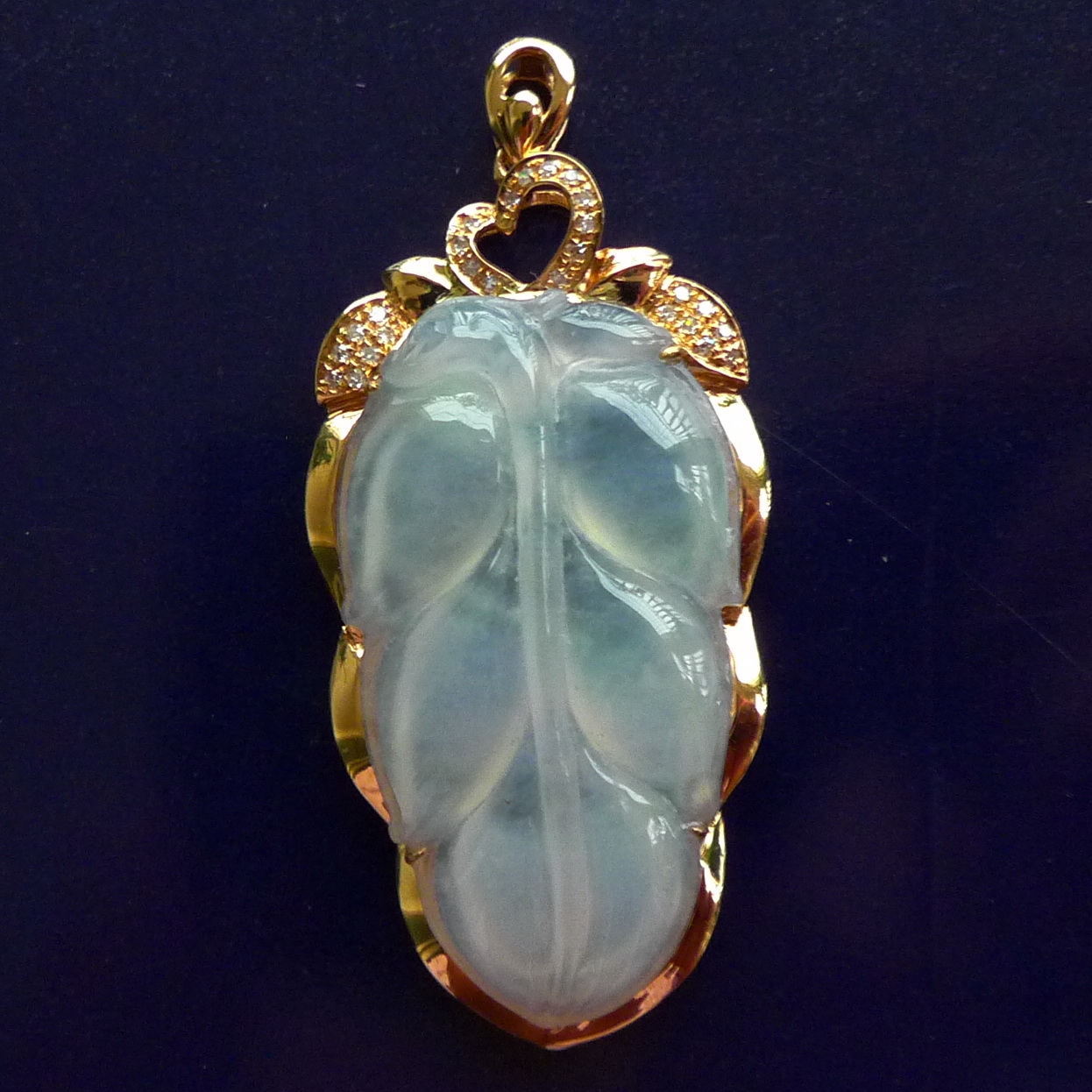 18k金镶南非钻a货翡翠水润叶子吊坠6.99克