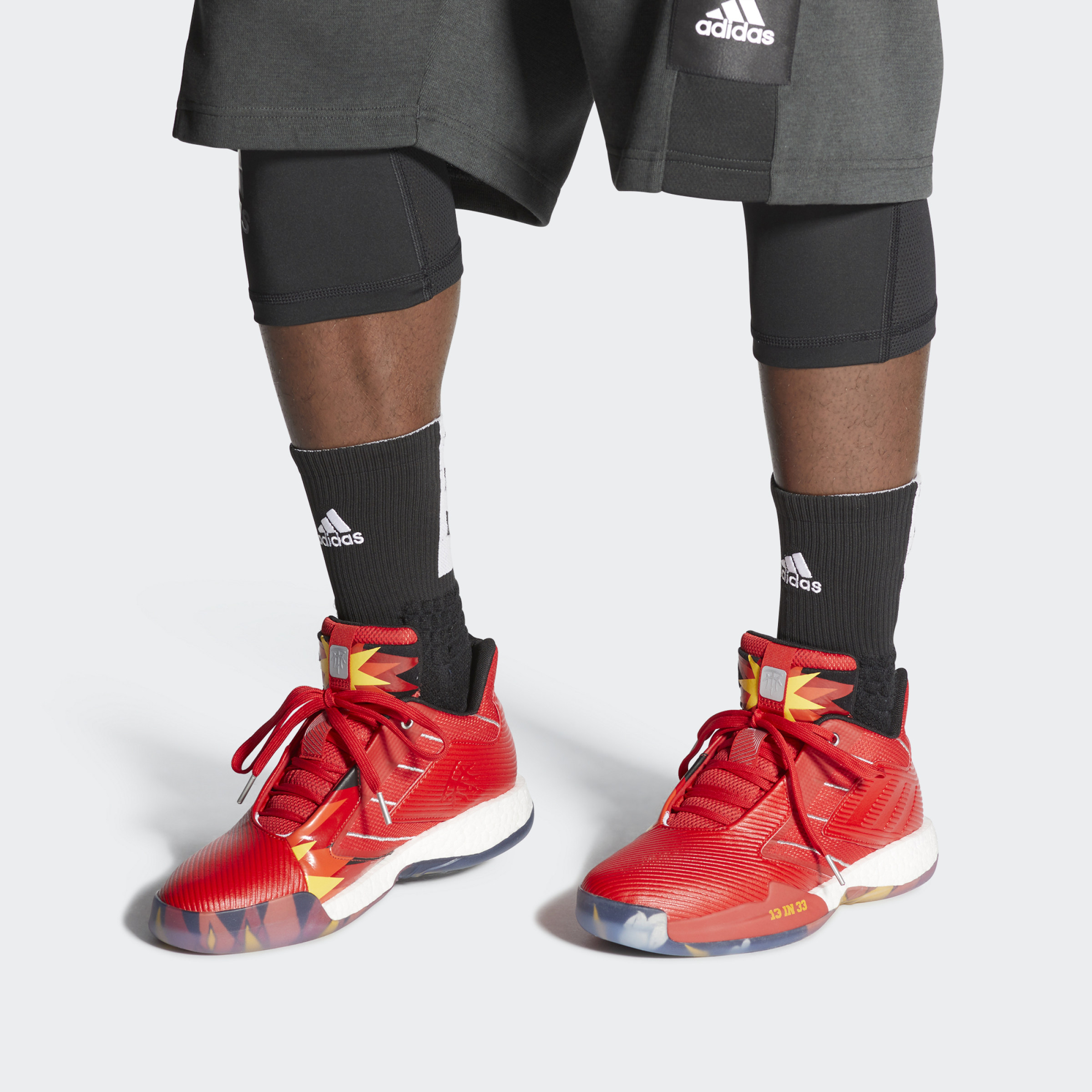 adidas/阿迪达斯正品tmac millennium 2男场上运动篮球鞋 fv5594