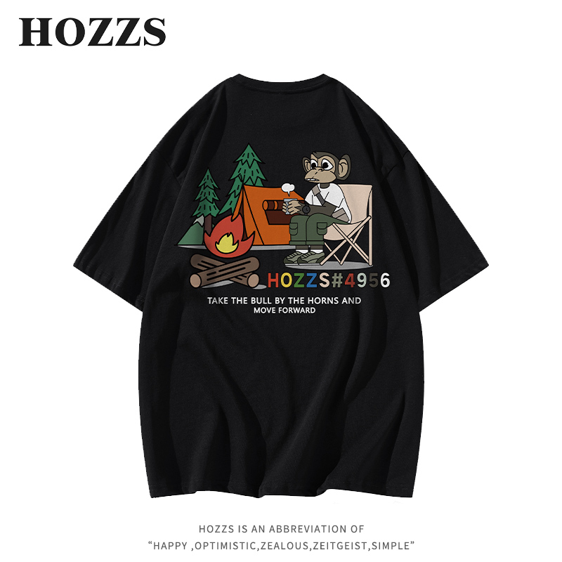 HOZZS/汉哲思趣味卡通猿人篝火野餐露营字母印花宽松T恤男女同款