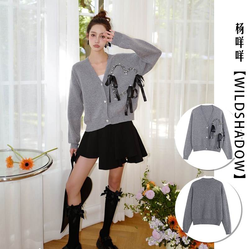 杨咩咩官方直发wildshadow冬季新品2021灰色显瘦大爱心装饰毛衣