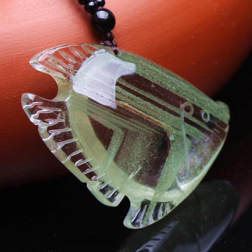 裸重34.84克 天然绿幽灵鱼水晶吊坠