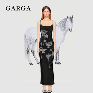 GARGA黑色玫瑰印花吊带连衣裙女高级感法式性感辣妹收腰包臀长裙