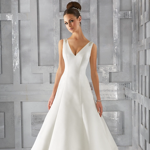 主婚纱2020新款女蕾丝白色仙气淑女优雅缎面小拖尾露背结婚礼服裙