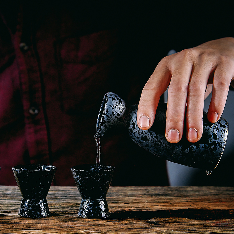 日式陶瓷清酒壶酒具套装烧酒瓶家用白酒杯温酒壶烈酒分酒器小酒盅