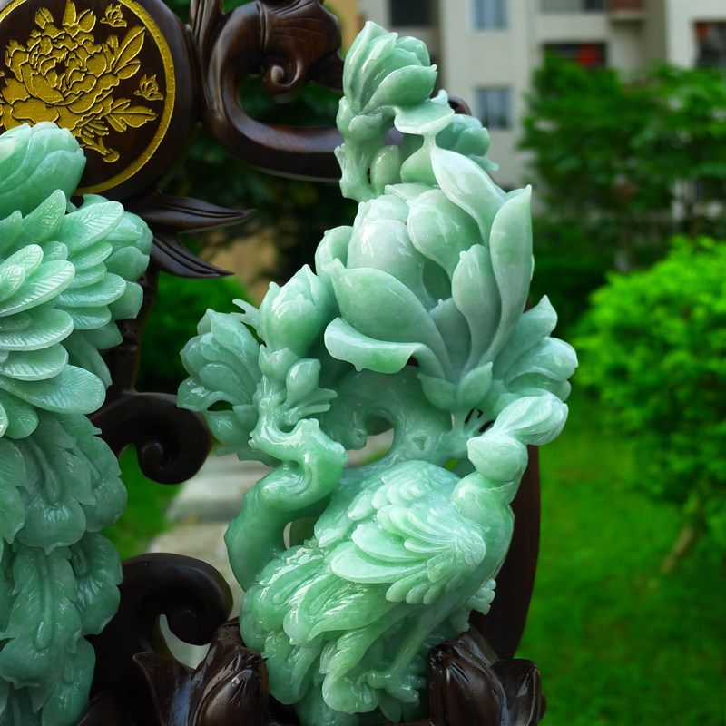 缅甸天然a货翡翠精雕满绿孔雀开花 摆件 裸石重5斤