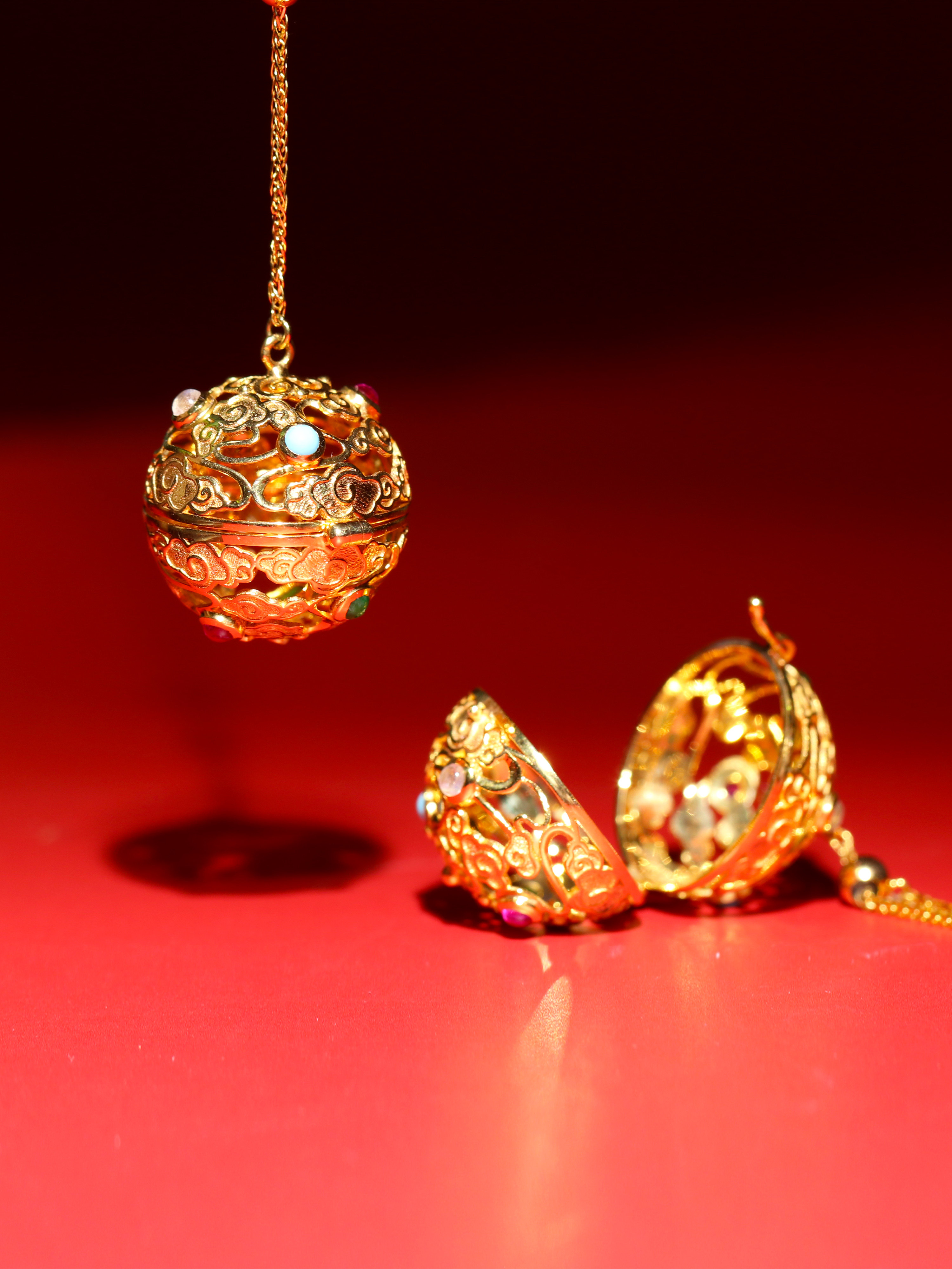 轻奢18k金古典花瓣纹香囊香球古风玲珑球可放沉香香囊女士吊坠