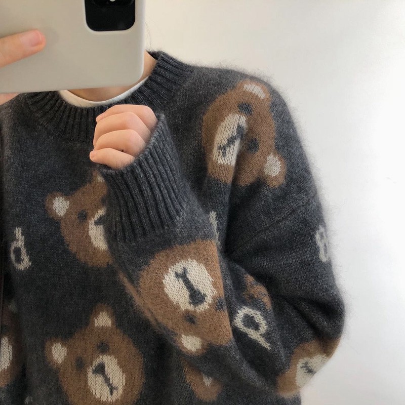 2020年新款小个子慵懒港风小熊上衣复古新年浣熊毛衣